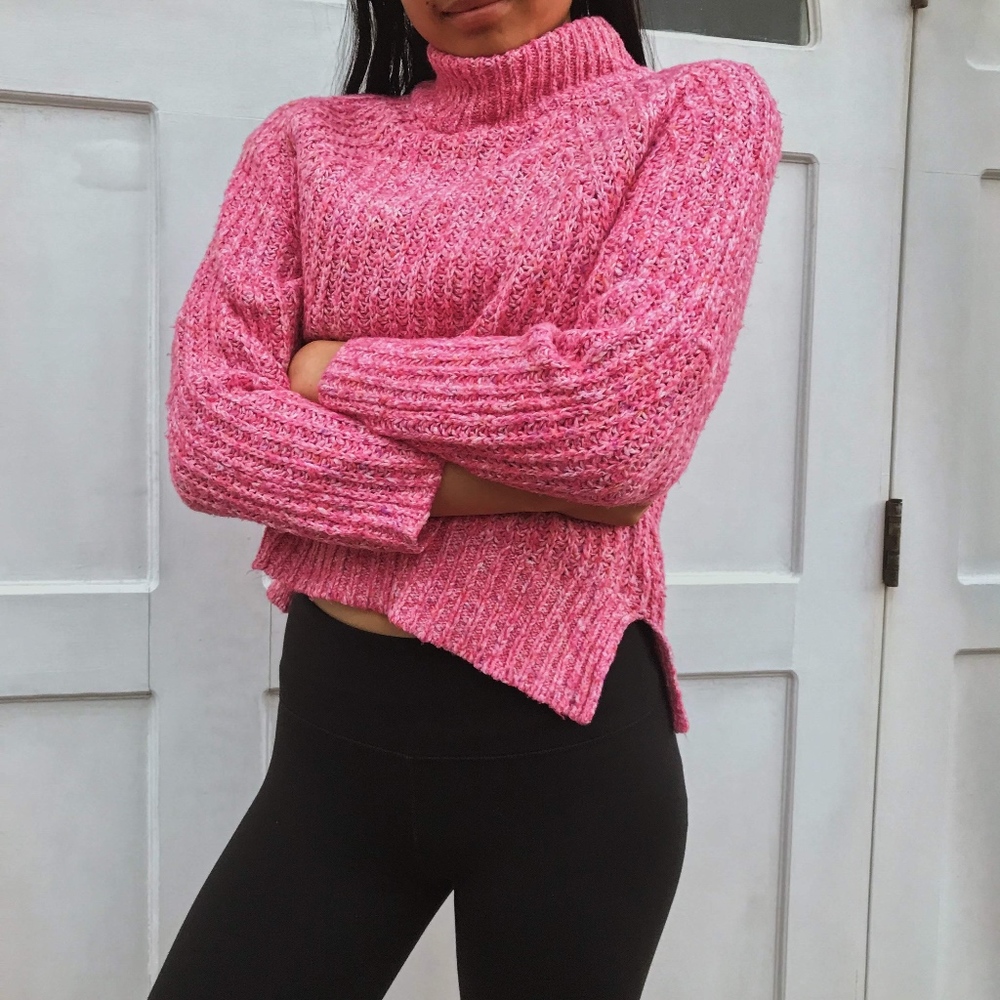 PINK TURTLENECK SWEATER